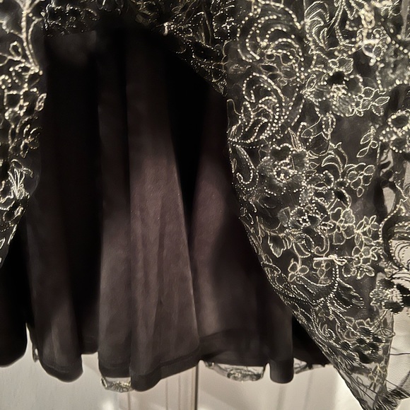 New with Tag Lulus Embroidered Skater Dress - Picture 7 of 12